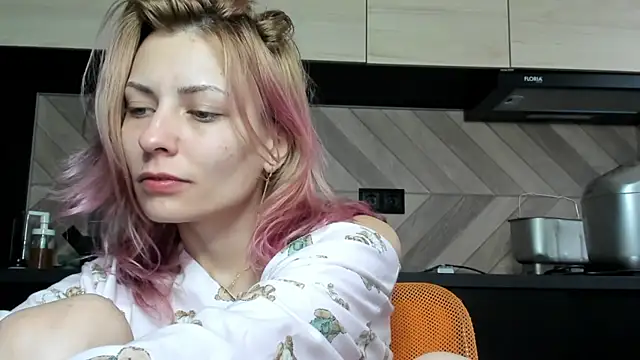 Snapshot of karo123421 chatting on November 2025 06:15:01 AM karo123421 online show from November 2025 06:15:01 AM