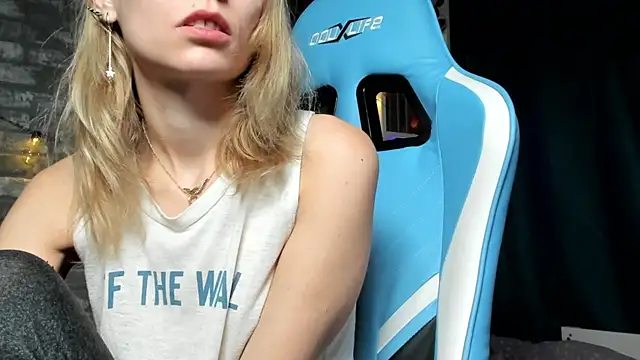 Snapshot of karo123421 chatting on December 2025 09:10:02 PM karo123421 online show from December 2025 09:10:02 PM