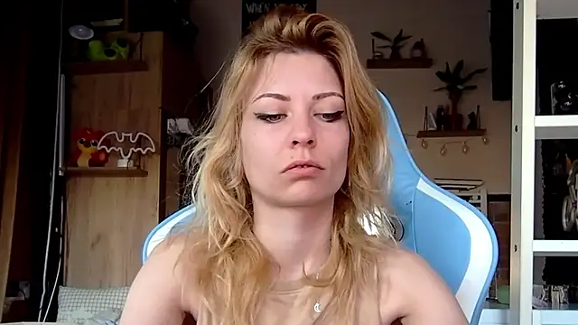 karo123421 online show from March 2026 04:51:01 AM