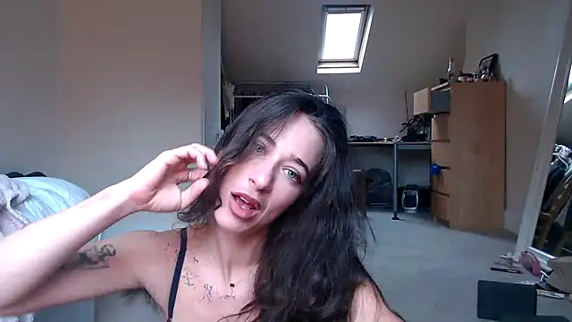 Snapshot of KlaraDelgado chatting on September 2025 12:09:02 PM KlaraDelgado online show from September 2025 12:09:02 PM