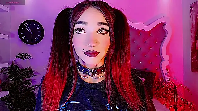 LeyXandrabraz online show from November 2025 07:35:01 PM