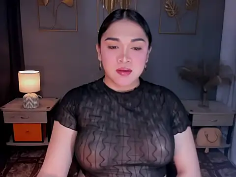 MaxeneCullens online show from November 2025 10:25:01 AM