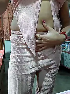 Snapshot of HunnyGirl007 chatting on December 2024 06:28:01 PM HunnyGirl007 online show from December 2024 06:28:01 PM