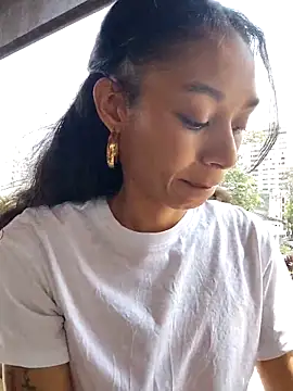 Leaberry online show from October 2025 03:25:01 PM