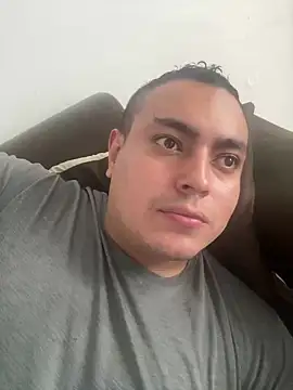 dereeck23 online show from December 2024 07:26:02 PM