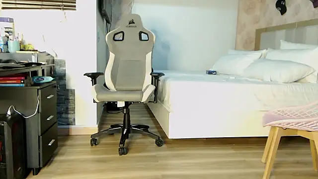 stefializon online show from September 2025 02:57:02 AM