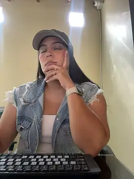 Snapshot of kendall_52 chatting on March 2026 03:31:01 PM kendall 52 online show from March 2026 03:31:01 PM