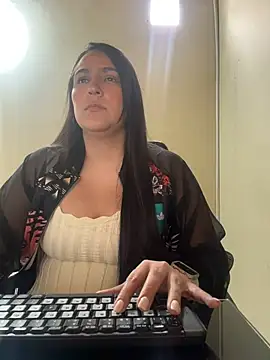 Snapshot of kendall_52 chatting on March 2026 03:04:02 PM kendall 52 online show from March 2026 03:04:02 PM