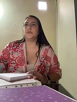 Snapshot of kendall_52 chatting on March 2026 02:33:02 PM kendall 52 online show from March 2026 02:33:02 PM