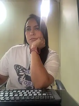 Snapshot of kendall_52 chatting on April 2026 03:49:01 PM kendall 52 online show from April 2026 03:49:01 PM