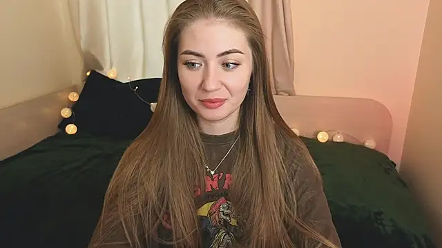 Adelyna Bird online show from December 2025 08:30:01 AM