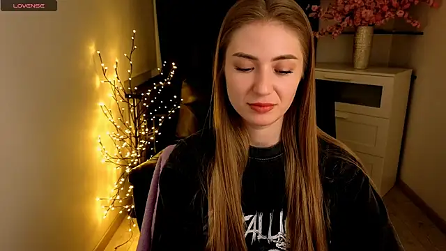 Adelyna Bird online show from May 2026 07:03:02 AM