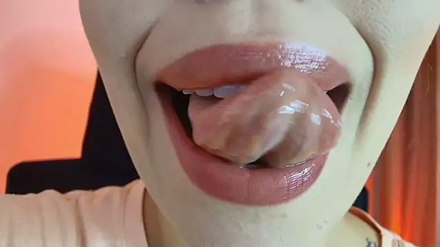 lisbet21x online show from June 2026 03:10:01 PM