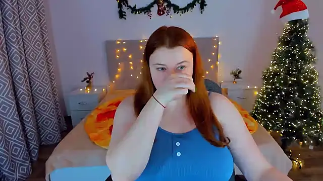Snapshot of PolinaSalvatore chatting on December 2024 03:28:01 PM PolinaSalvatore online show from December 2024 03:28:01 PM