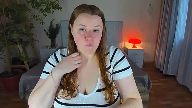 Snapshot of PolinaSalvatore chatting on October 2025 02:12:02 PM PolinaSalvatore online show from October 2025 02:12:02 PM