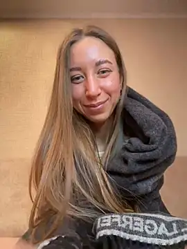 EvaCatt online show from December 2024 07:20:02 AM