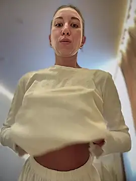 EvaCatt online show from January 2026 03:55:02 AM