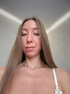 Snapshot of EvaCatt chatting on March 2026 04:29:02 AM EvaCatt online show from March 2026 04:29:02 AM