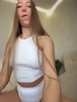 Snapshot of EvaCatt chatting on March 2026 03:01:01 AM EvaCatt online show from March 2026 03:01:01 AM