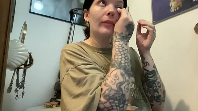 SweetMaisie online show from September 2025 06:44:02 PM