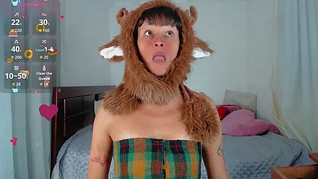 Snapshot of Summer_XO chatting on November 2025 10:42:01 PM Summer XO online show from November 2025 10:42:01 PM