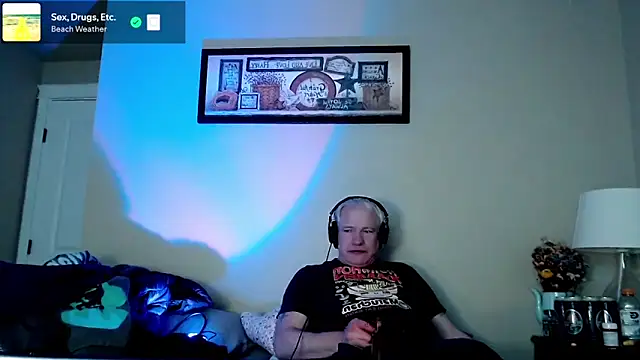 Snapshot of Snarfle82 chatting on November 2025 09:15:01 PM Snarfle82 online show from November 2025 09:15:01 PM