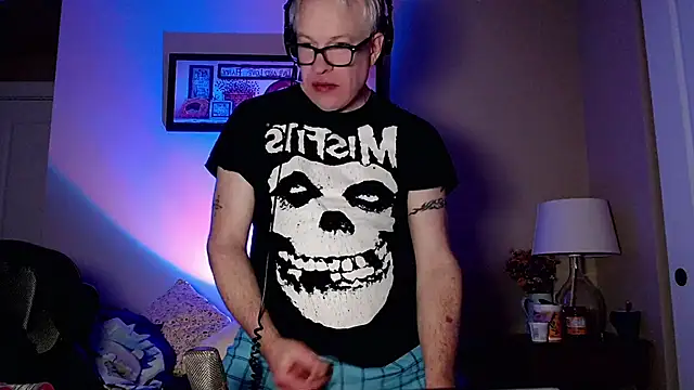 Snapshot of Snarfle82 chatting on November 2025 02:17:02 PM Snarfle82 online show from November 2025 02:17:02 PM