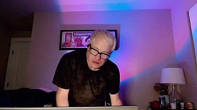 Snapshot of Snarfle82 chatting on November 2025 07:56:01 AM Snarfle82 online show from November 2025 07:56:01 AM