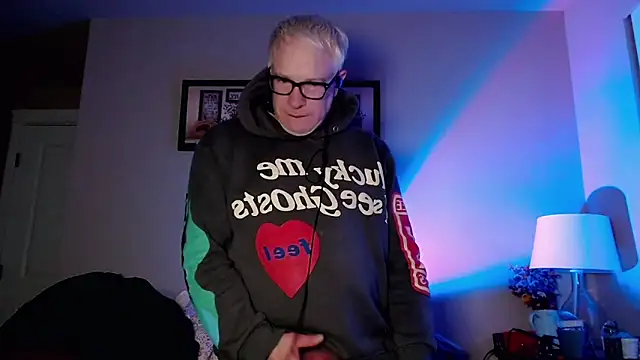 Snapshot of Snarfle82 chatting on December 2025 12:38:02 AM Snarfle82 online show from December 2025 12:38:02 AM