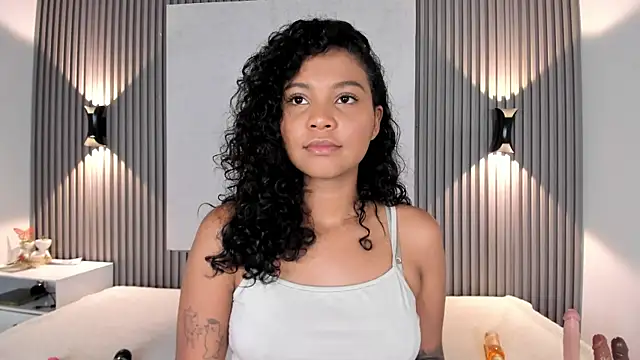 Snapshot of Zafiiraa chatting on May 2026 03:36:01 AM Zafiiraa online show from May 2026 03:36:01 AM