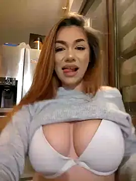 Snapshot of Ella_sweety chatting on January 2025 10:26:02 PM Ella sweety online show from January 2025 10:26:02 PM