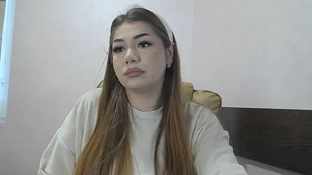 Snapshot of Ella_sweety chatting on April 2026 04:46:01 AM Ella sweety online show from April 2026 04:46:01 AM