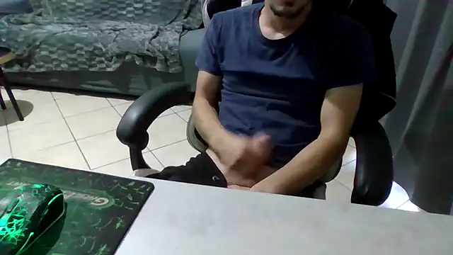 Snapshot of simoninside25 chatting on October 2025 02:15:01 PM simoninside25 online show from October 2025 02:15:01 PM