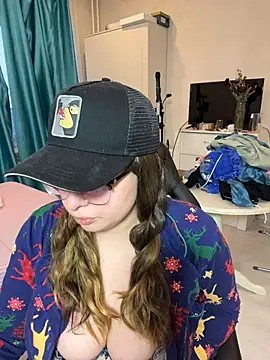 DienkaGreen online show from February 2026 06:41:02 AM