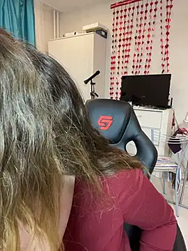 DienkaGreen online show from March 2026 04:58:02 PM