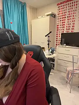 DienkaGreen online show from March 2026 04:58:01 PM