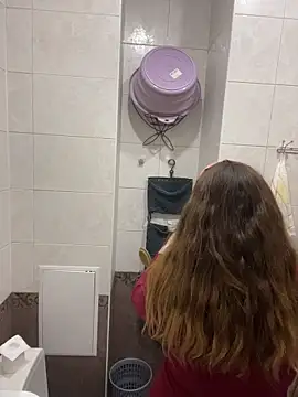 DienkaGreen online show from April 2026 12:02:01 PM