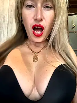 Snapshot of Kittenforyou chatting on October 2025 12:14:01 PM Kittenforyou online show from October 2025 12:14:01 PM