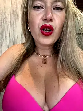 Snapshot of Kittenforyou chatting on October 2025 12:39:02 PM Kittenforyou online show from October 2025 12:39:02 PM