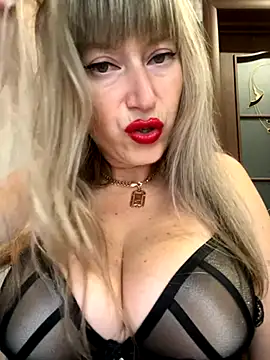 Snapshot of Kittenforyou chatting on November 2025 09:43:01 AM Kittenforyou online show from November 2025 09:43:01 AM