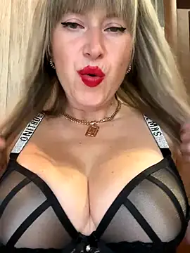 Snapshot of Kittenforyou chatting on November 2025 01:00:01 PM Kittenforyou online show from November 2025 01:00:01 PM