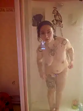 Snapshot of Moxxxie chatting on February 2026 10:44:02 AM Moxxxie online show from February 2026 10:44:02 AM