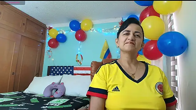 ISABEEL SOFIA01 online show from June 2026 09:05:02 PM