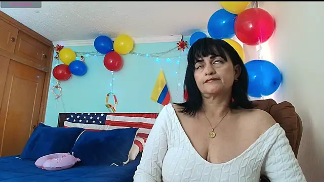 ISABEEL SOFIA01 online show from June 2026 07:38:02 PM