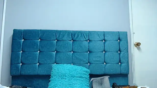 valentinaricothx online show from January 2025 08:01:01 PM