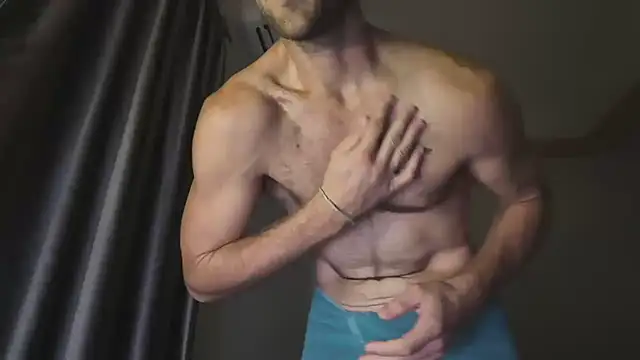 Snapshot of lukegunn chatting on September 2025 10:37:02 PM lukegunn online show from September 2025 10:37:02 PM