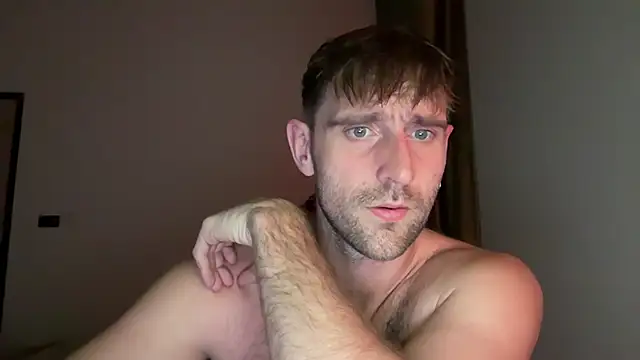 Snapshot of lukegunn chatting on March 2026 11:44:01 PM lukegunn online show from March 2026 11:44:01 PM