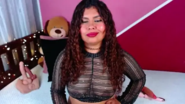 Queenamazon1 online show from April 2026 03:20:01 AM