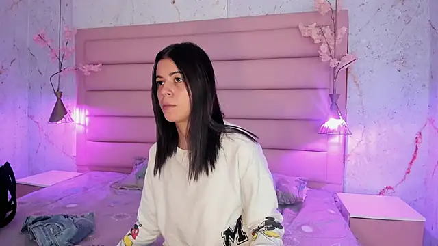 Snapshot of IvySanders1 chatting on November 2025 01:00:02 PM IvySanders1 online show from November 2025 01:00:02 PM