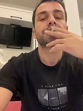 Snapshot of Emre-34 chatting on November 2025 06:33:02 PM Emre-34 online show from November 2025 06:33:02 PM